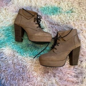 Steve Madden Tan Lace-Up Heeled Boots